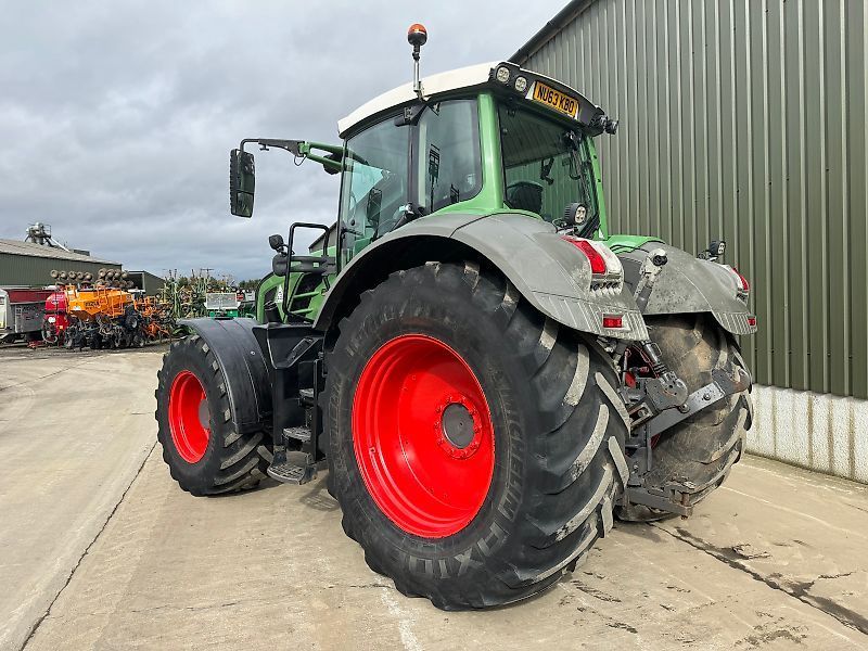 Fendt 828 Vario ProfiPlus Tractor €67,052