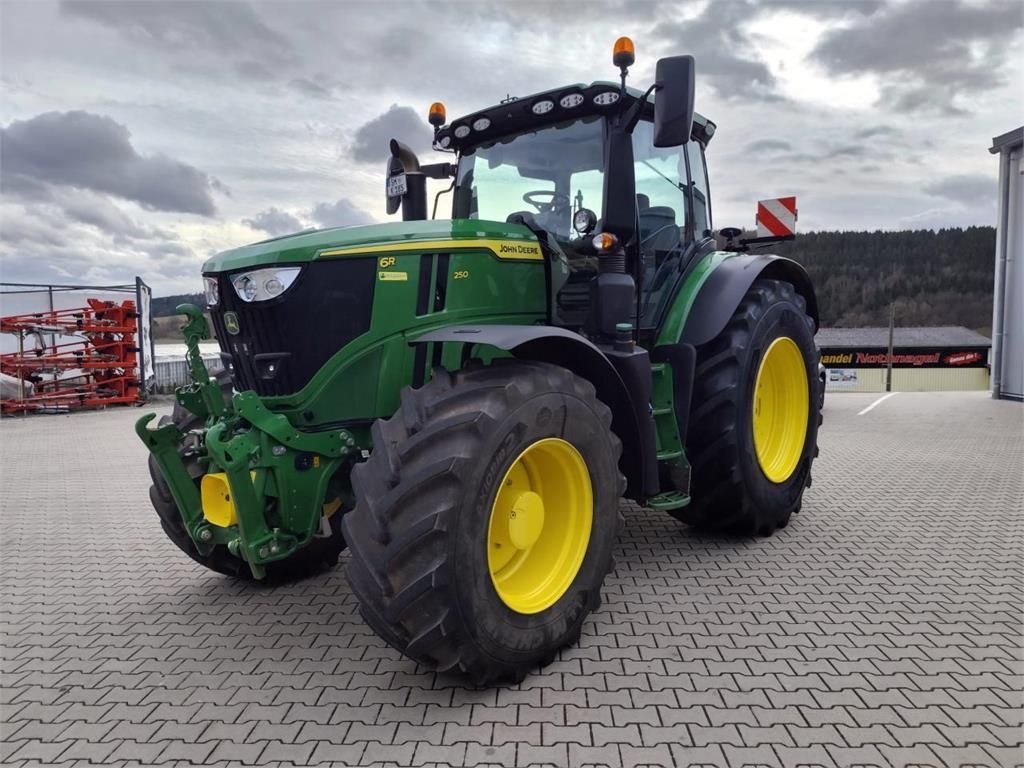 John Deere 6R 250 Traktor 185 000 €