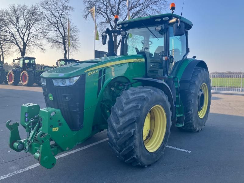 John Deere 8370 R Tractor 142.000 €