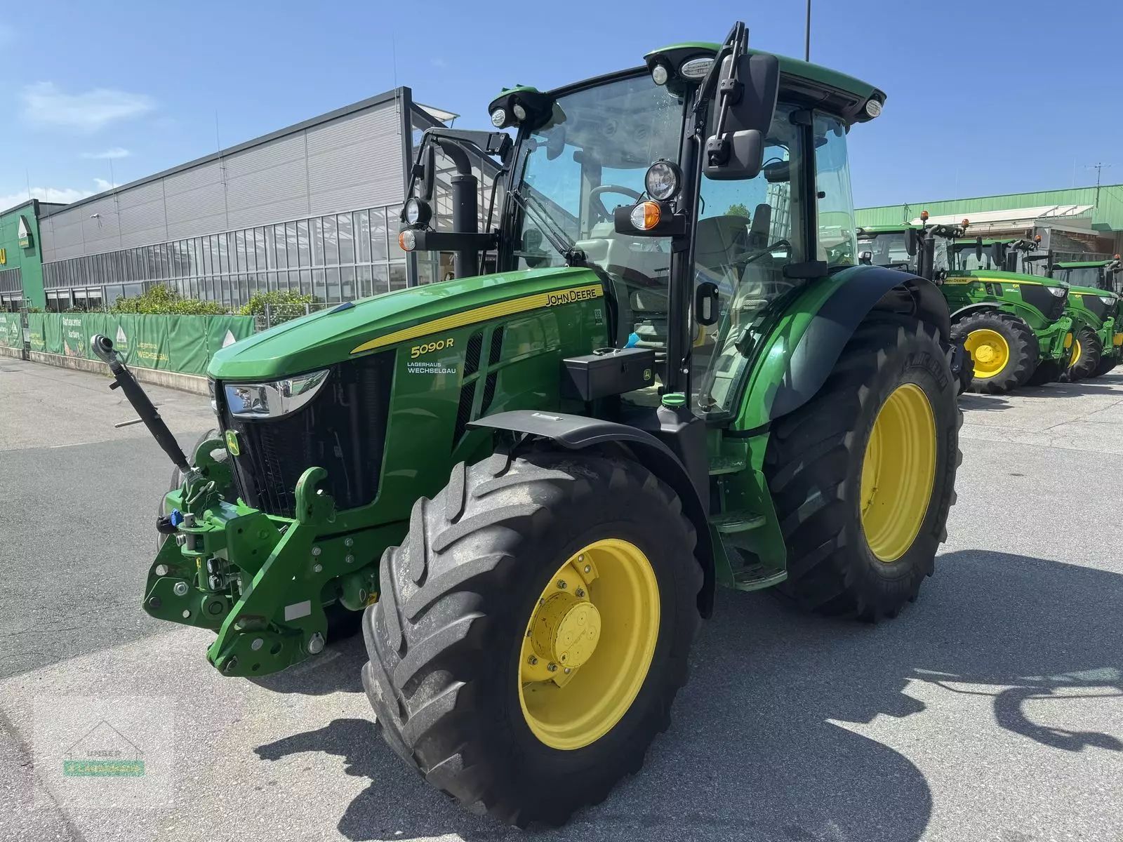 E-FARM: John Deere 5090 R - Tractor - id XJWB7UF - €68,938 - Year of construction: 2018 - Engine hours: 3,350,Engine power (HP): 90,Austria