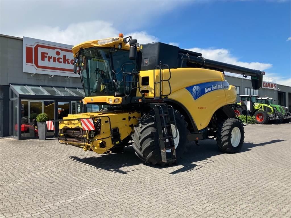 E-FARM: New Holland CR 9090 Elevation - Cosechadora - id TYUAKEL - 89.950 € - Año: 2009 - Horas: 3046,Potencia del motor: 546,Alemania