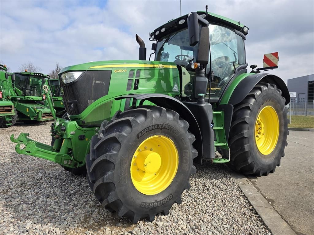 John Deere 6250 R Τρακτέρ 122.000 €