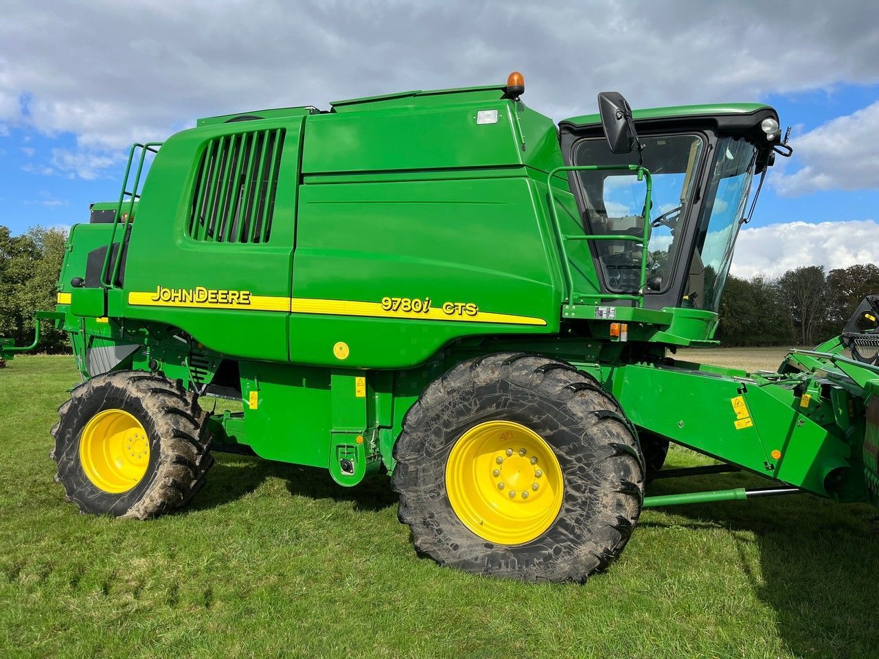 E-FARM: John Deere 9780 i CTS - Cosechadora - id DSW4D4S - 58.419 € - Año: 2007 - Horas: 2656,Reino Unido