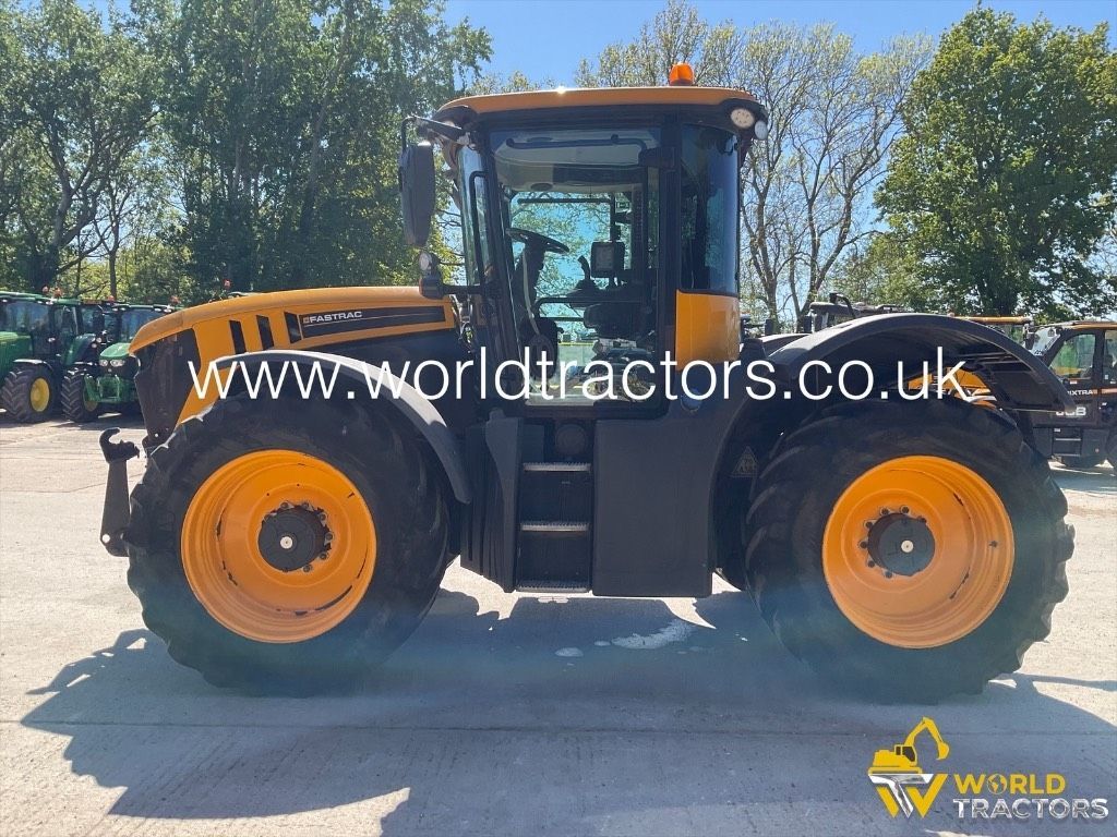 JCB Fastrac 4220 Tractor €54,207