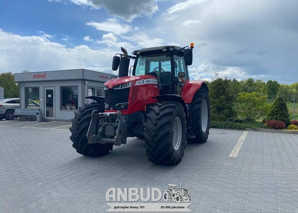 E-FARM: Massey Ferguson 7720S - Traktorius - id 7BABESJ - 68 000 € - Gamybos metai: 2019 - Variklio darbo valandos: 6 069,Variklio galia (AG): 200,Lenkija