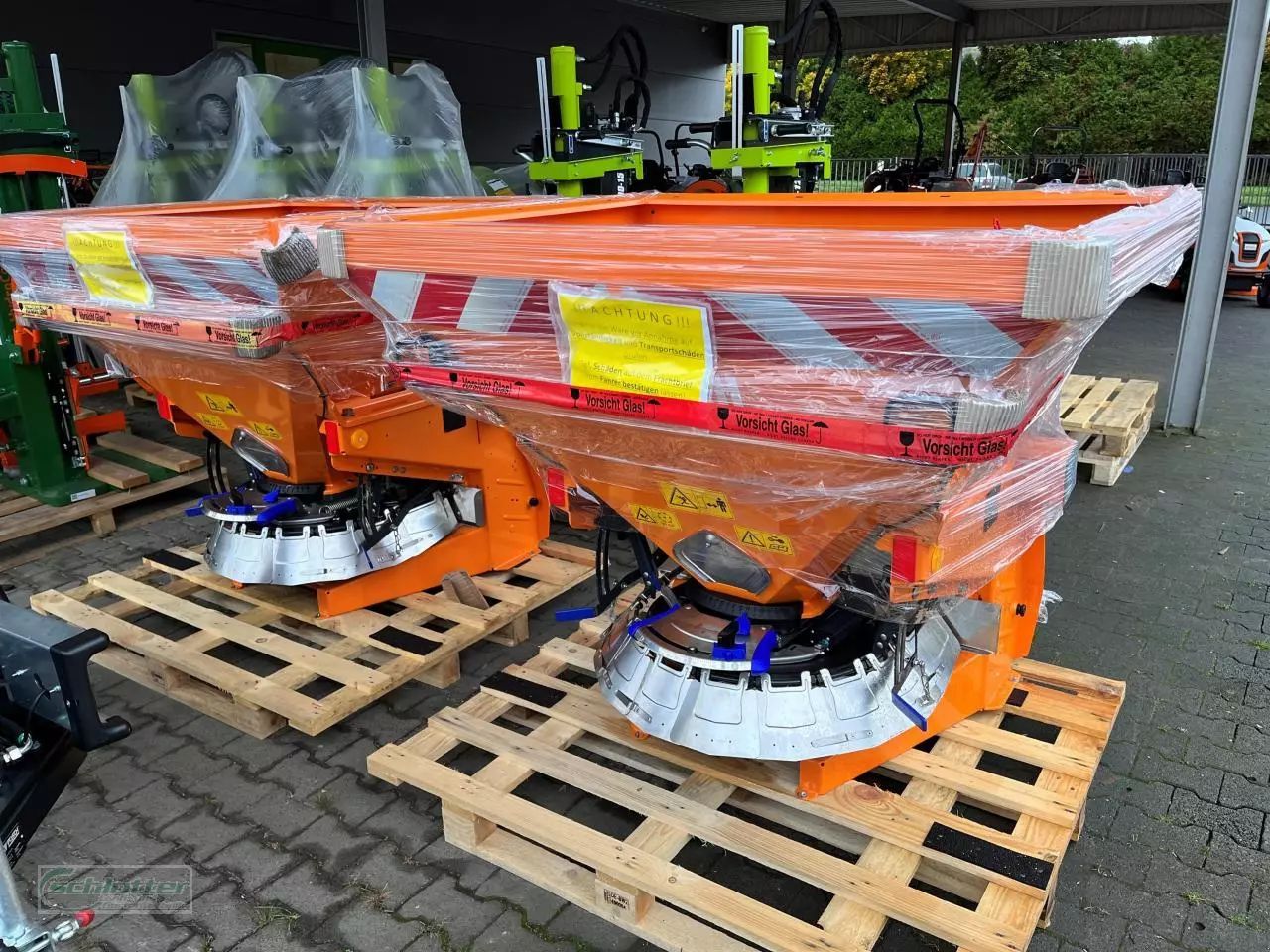 E-FARM: Rauch axeo 18.1q - Municipal equipment - id FXNCE58 - €7,300 - Year of construction: 2022 - Germany