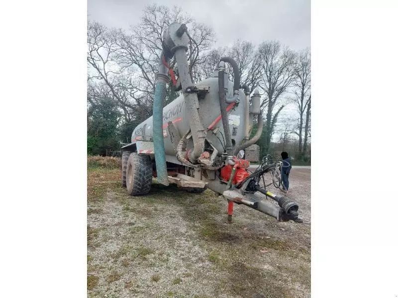 E-FARM: Pichon 18500l - Tracteur - id U6NSLFZ - 42 000 € - Année: 2014 - France