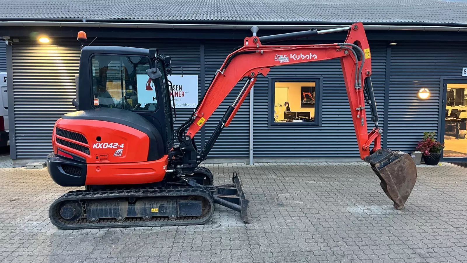 Kubota kx042-4 hydraulisk s40 + graveskovl Gravemaskine 32.058 €