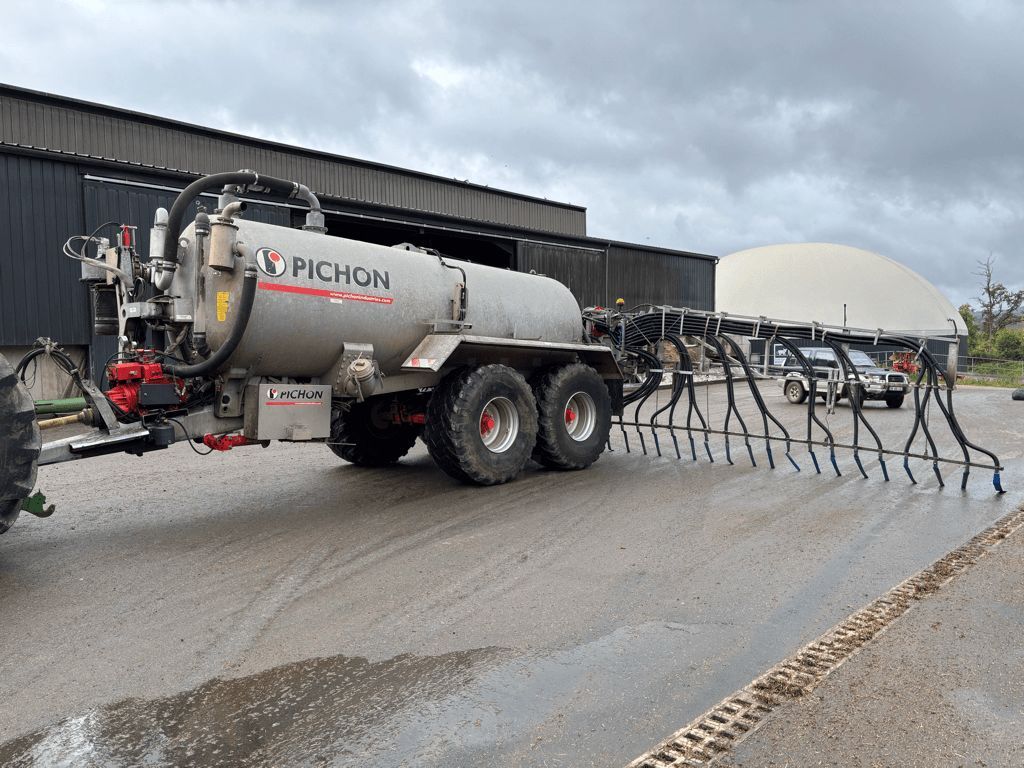 Pichon tci 12600 Self propelled liquid manure spreader €60,000