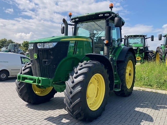 E-FARM: John Deere 7230 R - Tracteur - id V5VYTPU - 69 502 € - Année: 2017 - Lecture du nombre d'heure: 6 690,Puissance du moteur (chevaux): 221,Royaume-Uni