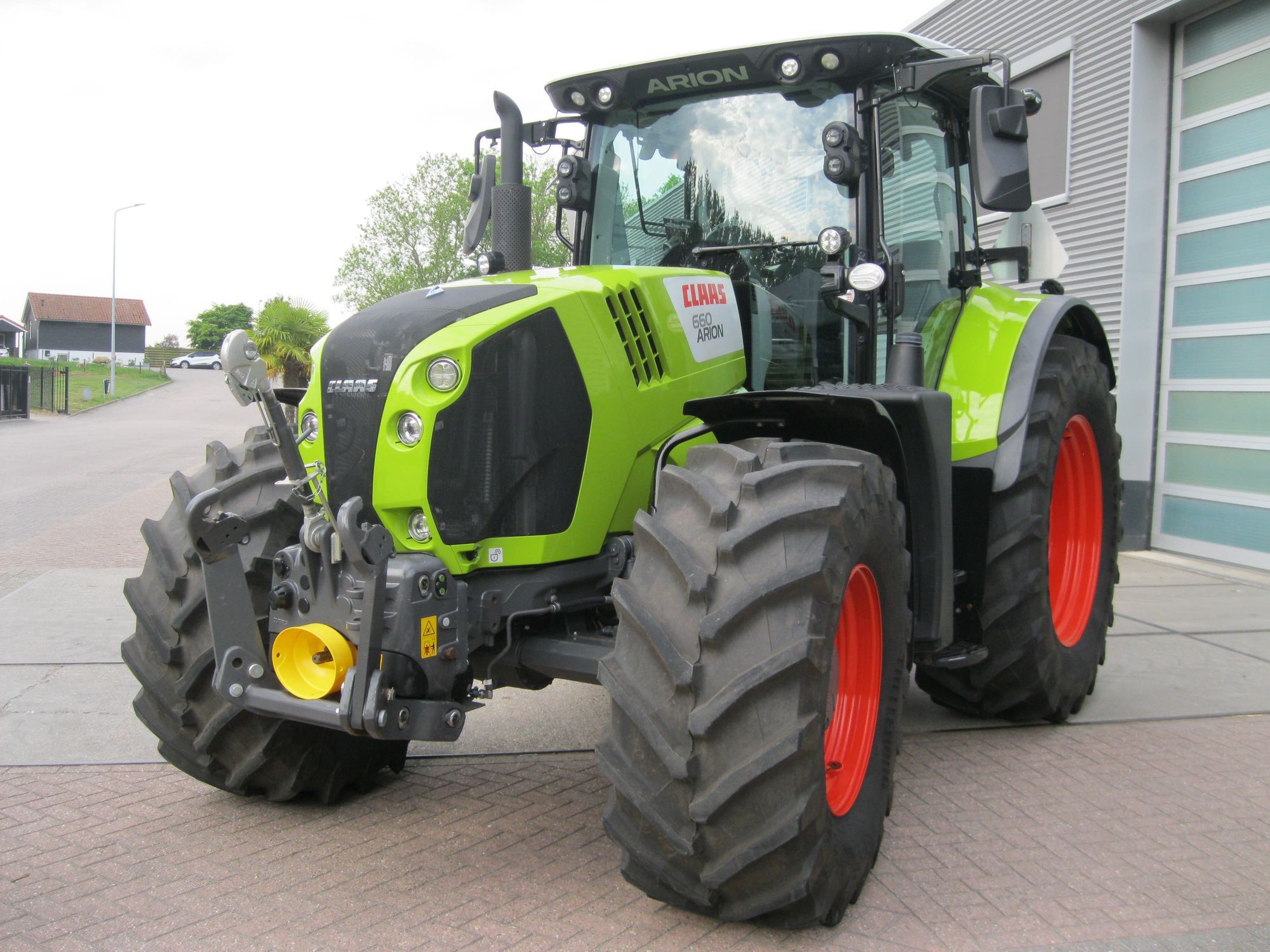 Claas Arion 660 Cmatic Traktori 107 500 €