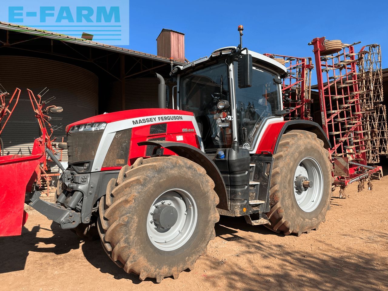 Massey Ferguson 8S.245 Traktor 135.000 €