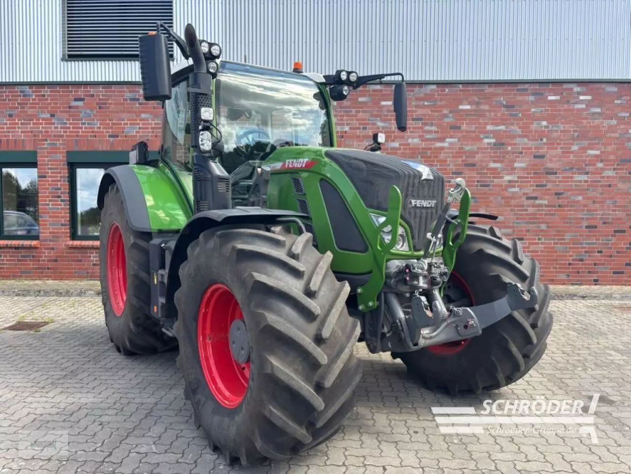E-FARM: Fendt 724 Vario ProfiPlus - Trattore - id EM1GMIZ - 192.885 € - Anno di costruzione: 2024 - Ore: 1.288,Potenza del motore: 238,Germania