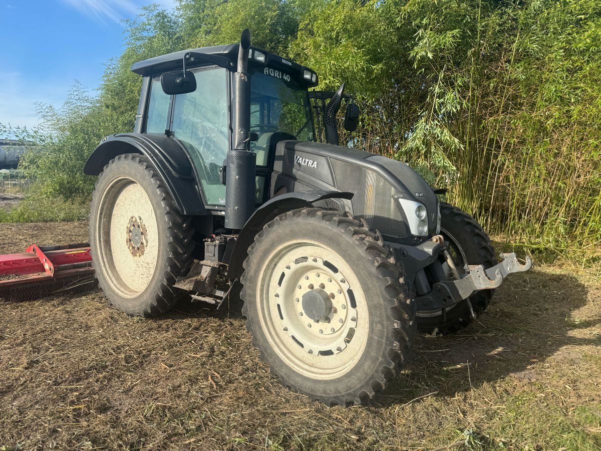 E-FARM: Valtra N103.4 - Tractor - id HM8BCMQ - 43.000 € - Año: 2015 - Horas: 3200,Potencia del motor: 105,Francia