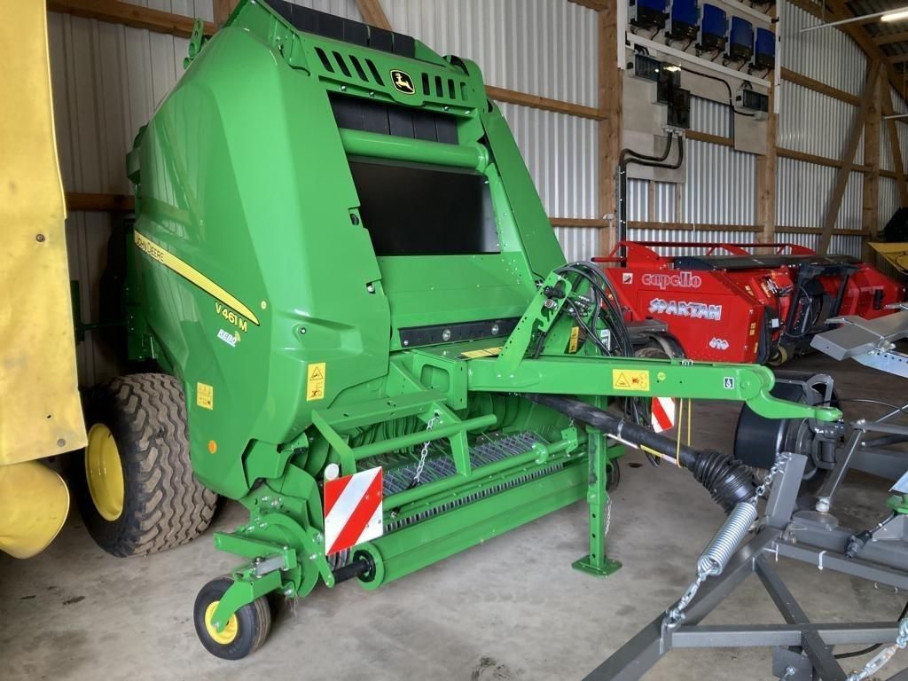 John Deere V461M Empacadora