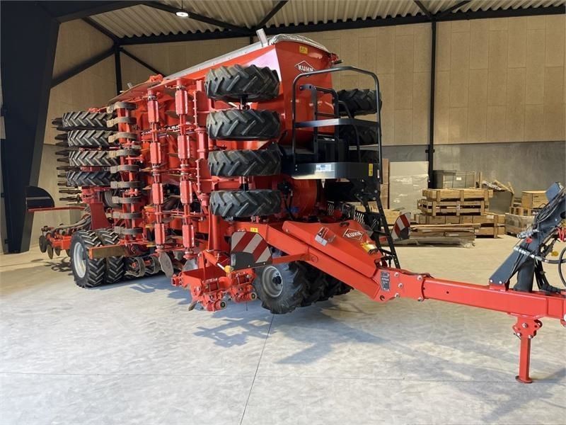E-FARM: Kuhn Espro 6000 RC - Semoir - id UEPXP6G - 90 478 € - Année: 2021 - Danemark