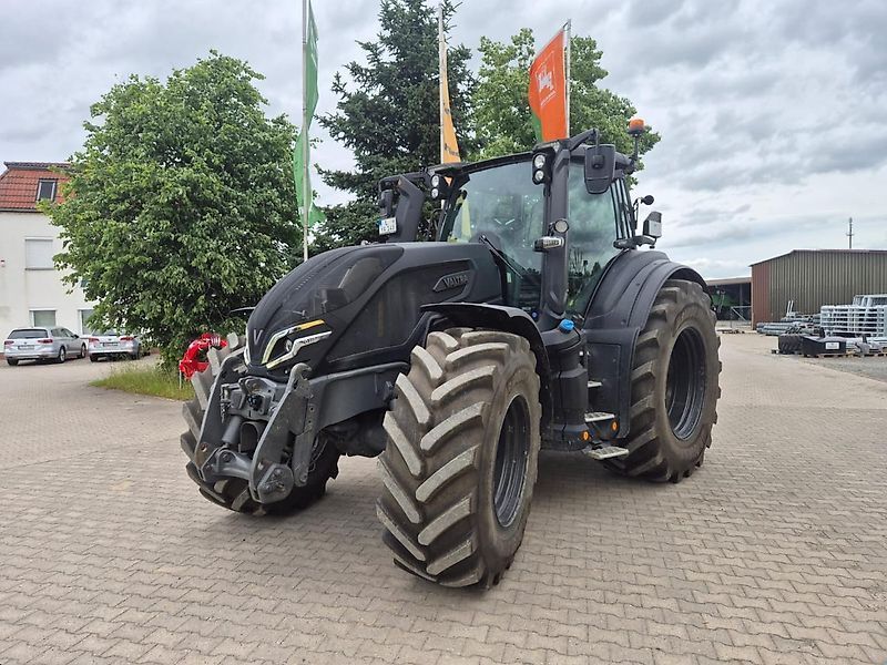 Valtra Q 285 Tractor €169,000