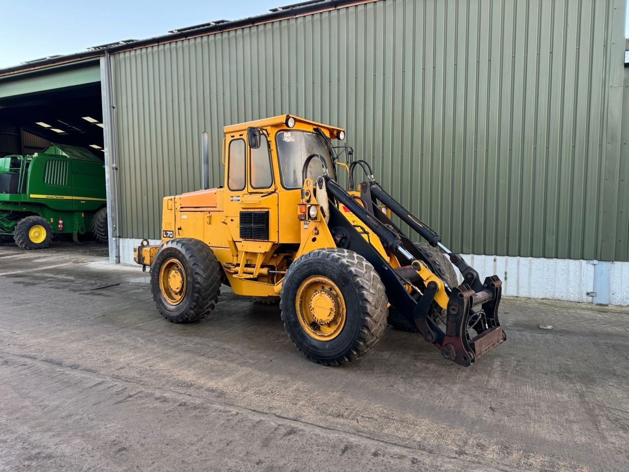 E-FARM: VOLVO l70 loading shovel - Cargador de ruedas - id EFMIHIZ - 15.988 € - Horas: 21.579 - Reino Unido
