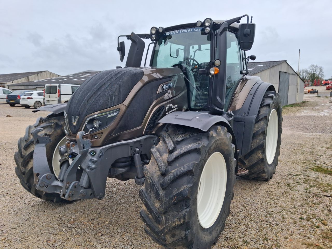 Valtra T 174 EA Traktor 85 000 €
