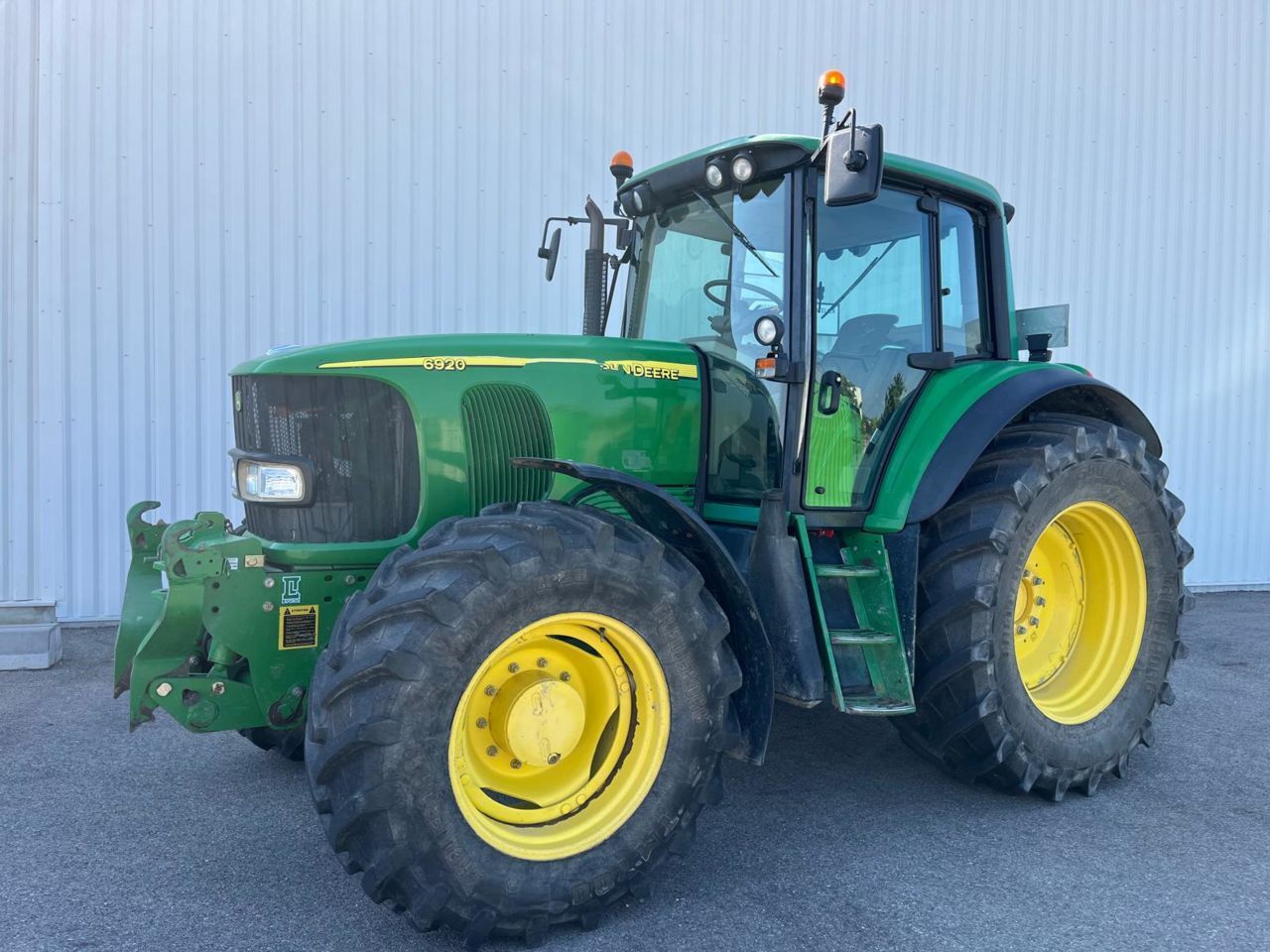 E-FARM: John Deere 6920 Premium Plus - Traktor - id 9KHRPDJ - 42.000 € - Baujahr: 2003 - Abgelesene Motorstunden: 7.100,Motorleistung (PS): 166,Frankreich