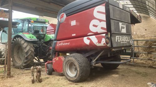 E-FARM: Feraboli fx 280 extreme - Presse à balles - id R5QLF3M - 9 000 € - Année: 2007 - Balles produites: 9 000,France