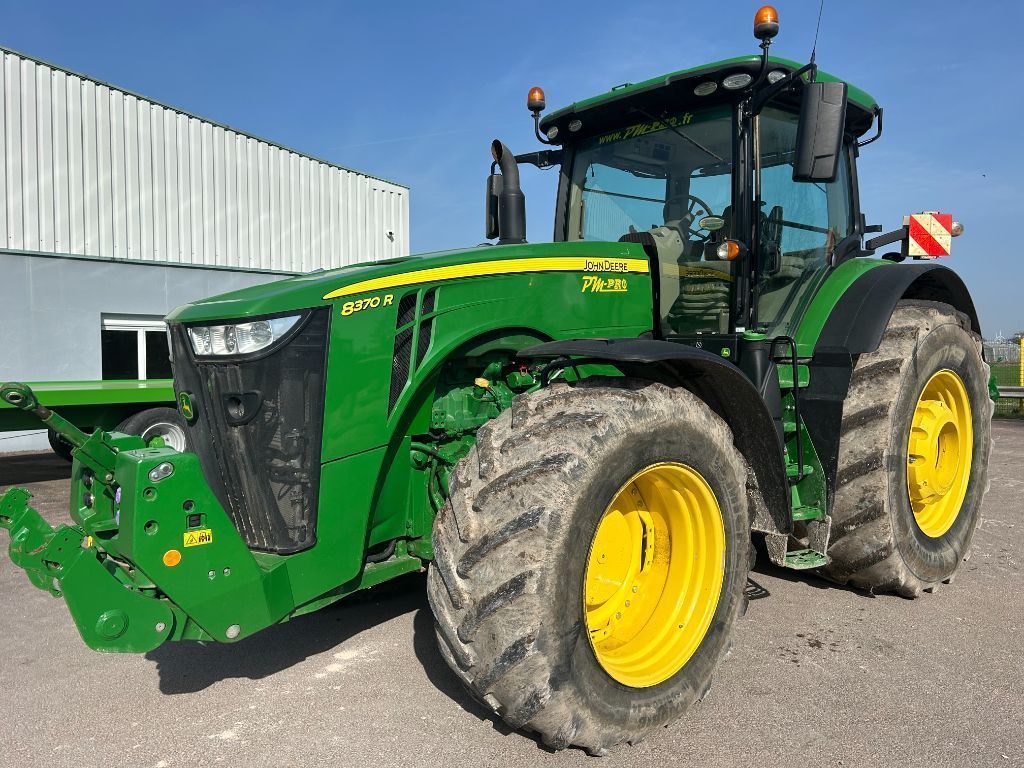John Deere 8370 R Tractor €195,000