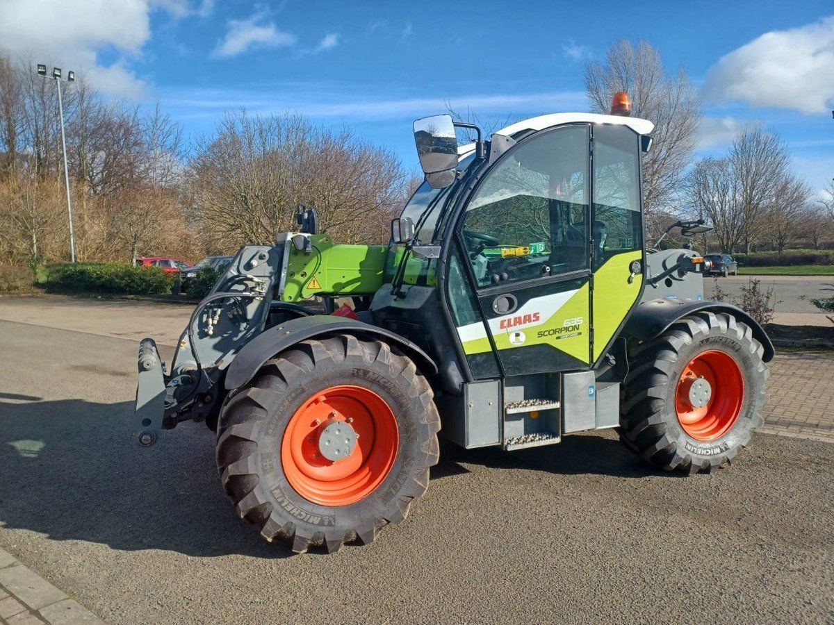 E-FARM: Claas scorpion 635 - Ładowacz teleskopowy - id PXCAL9B - 78 844 € - Rok produkcji: 2022 - Motogodziny: 1888,Zjednoczone Królestwo