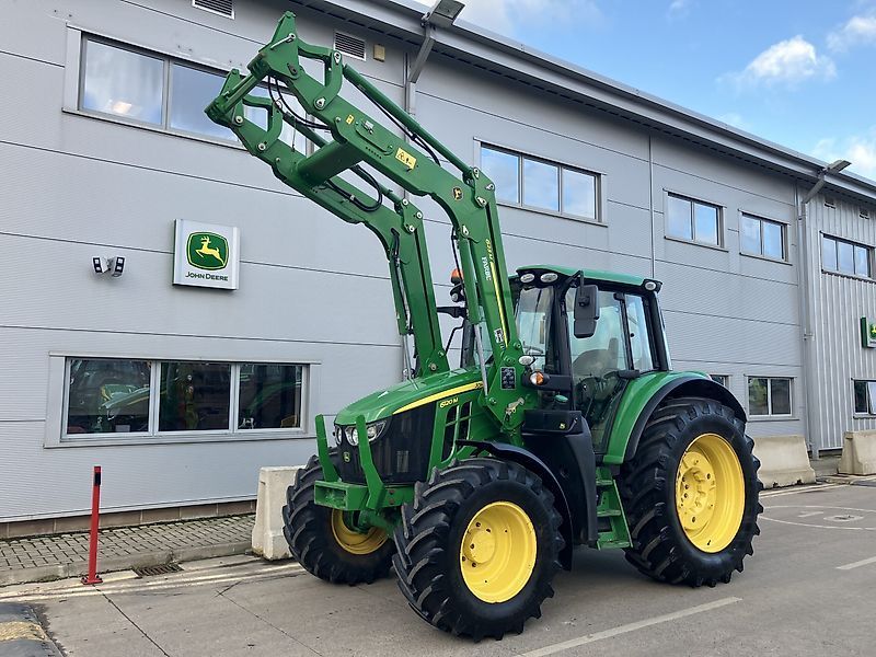 E-FARM: John Deere 6120 M - Tracteur - id AJJBPFS - 68 421 € - Année: 2021 - Lecture du nombre d'heure: 2 515,Puissance du moteur (chevaux): 120,Royaume-Uni