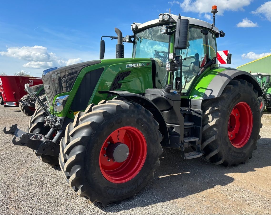 Fendt 828 Vario Tractor €175,000