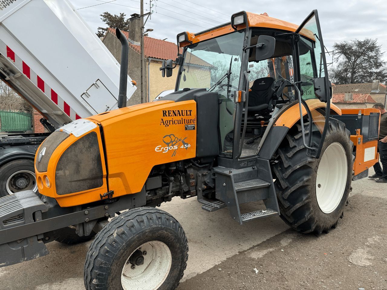 E-FARM: Renault ergos 436 - Tractor - id EN37LQJ - Año: 2005 - Horas: 8500,Potencia del motor: 80,Francia