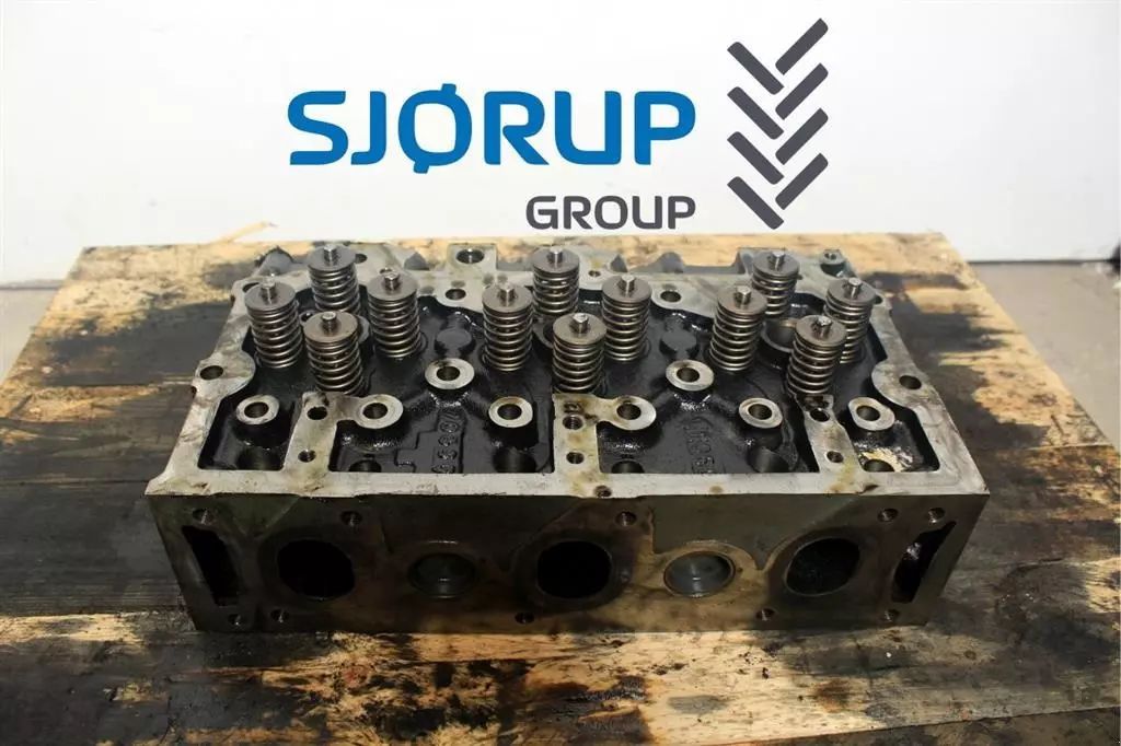 Massey Ferguson 8690 Parts