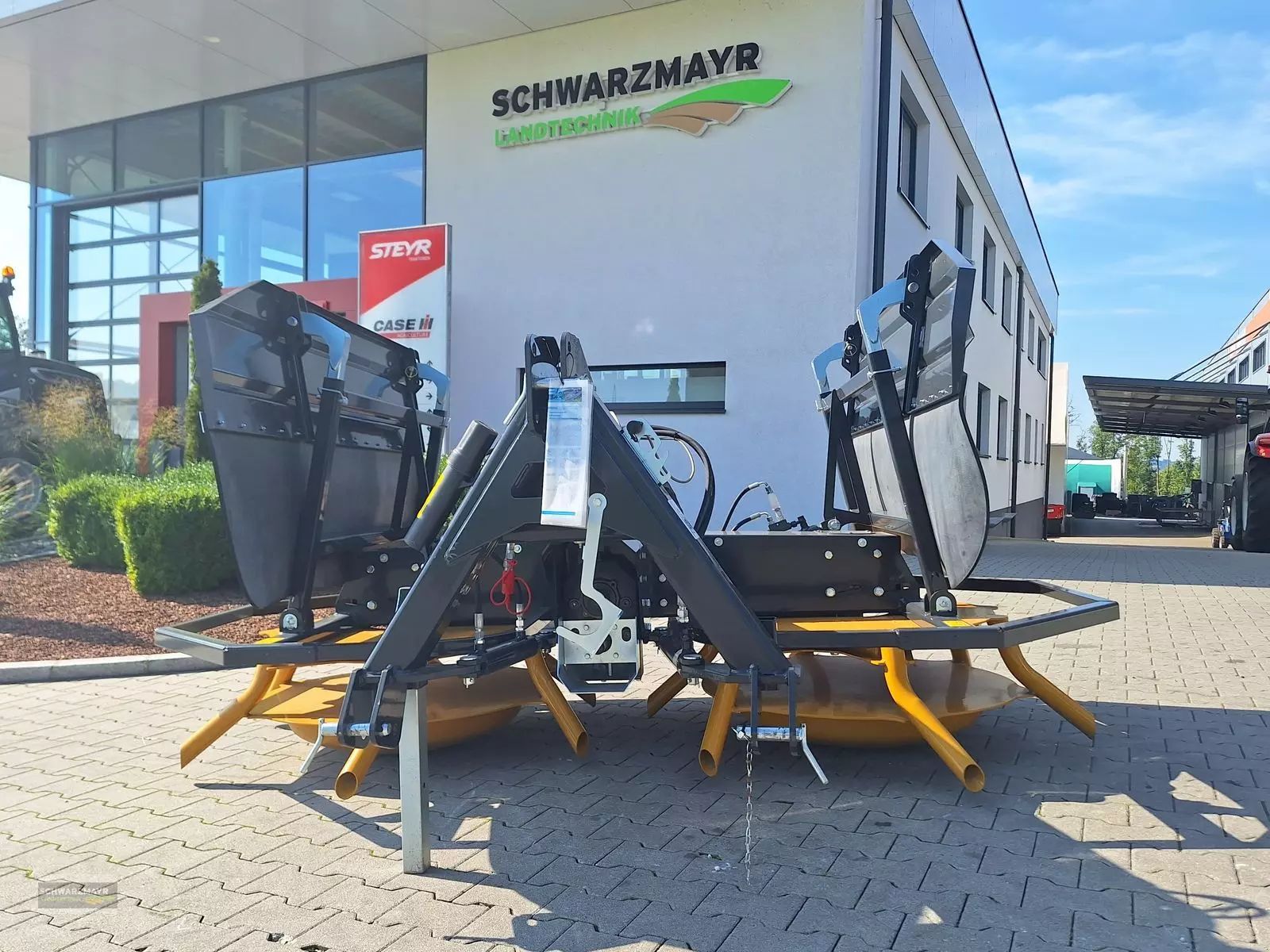 E-FARM: MAMMUT sf hurricane 290 - Silage cutter and feeder - id W3N1WXE - €10,750 - Year of construction: 2022 - Austria