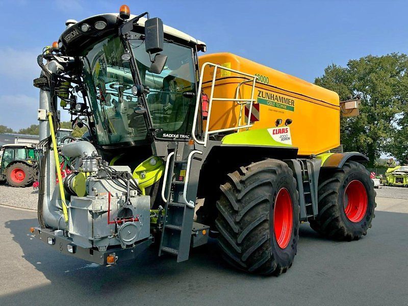 E-FARM: Claas Xerion 4000 SADDLE TRAC - Traktor - id AYTHFDG - 231.092 € - Baujahr: 2017 - Abgelesene Motorstunden: 4.641,Motorleistung (PS): 419,Deutschland