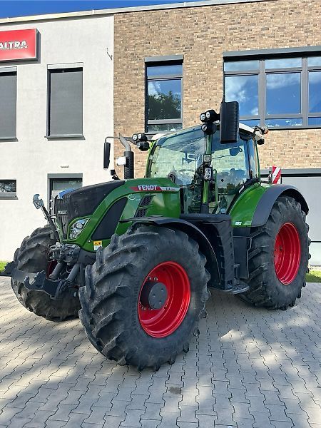 E-FARM: Fendt 724 Vario - Tractor - id 9BIUM57 - €168,000 - Year of construction: 2021 - Engine hours: 1,900,Engine power (HP): 240,Germany