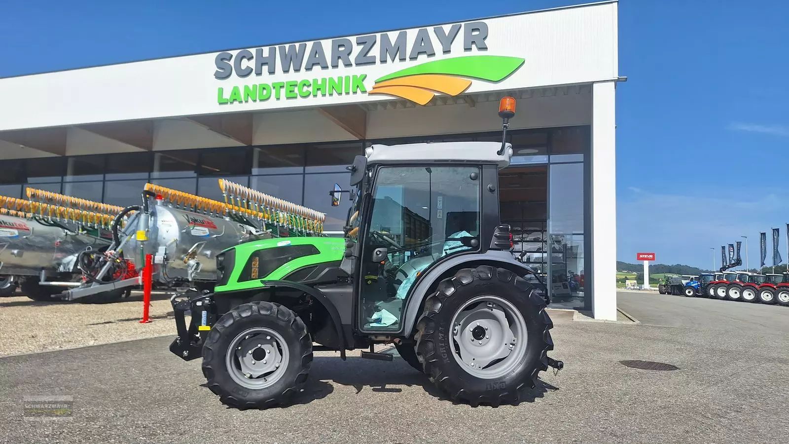 E-FARM: Deutz-Fahr 3050 - Tractor - id UKMXHK5 - €31,250 - Year of construction: 2022 - Engine hours: 153,Engine power (HP): 51,Austria