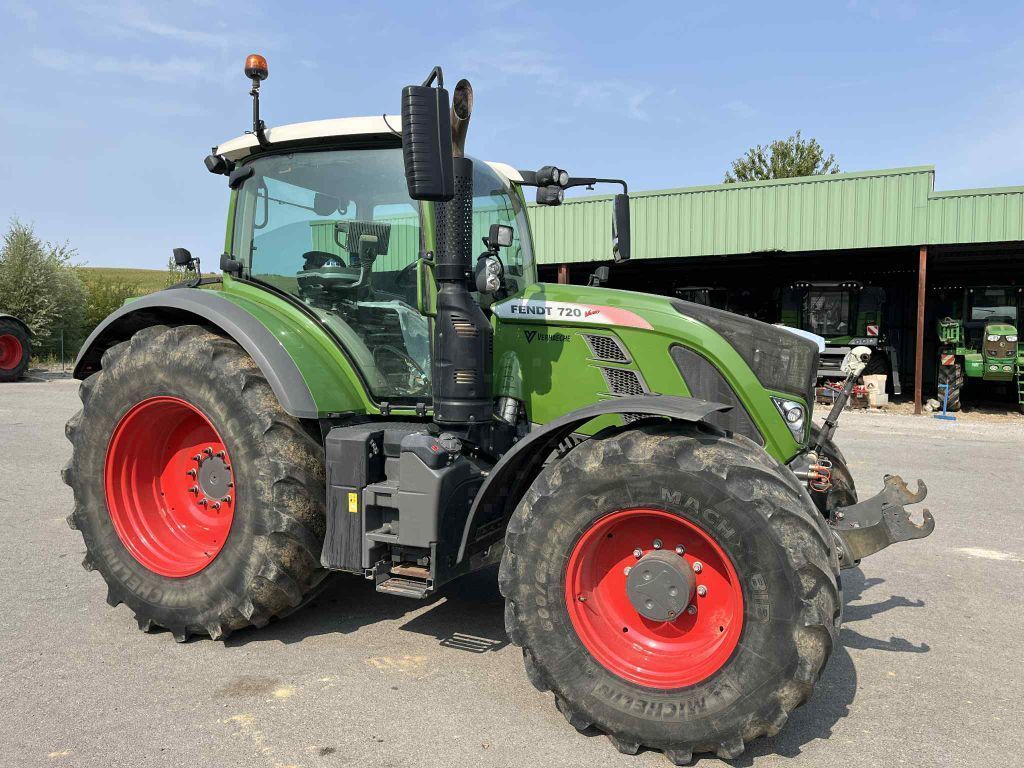 E-FARM: Fendt 720 Vario ProfiPlus - Tractor - id WWAABRV - €122,000 - Year of construction: 2018 - Engine hours: 4,120,Engine power (HP): 200,France