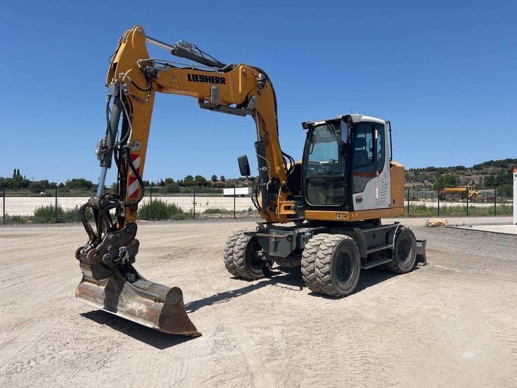 Liebherr a 912 compact wheeled excavator Radbagger 94.072 €