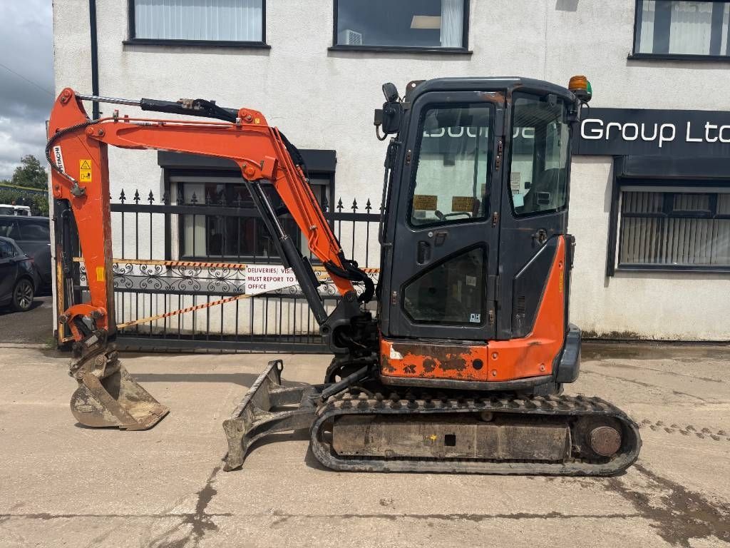 Hitachi ZX33U-5A Mini excavator €19,091
