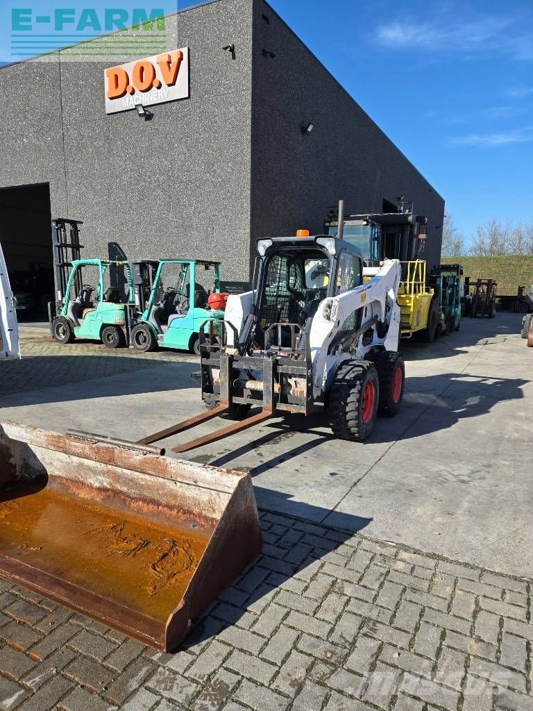 Bobcat s 770 Cargadora de dirección deslizante 42.500 €