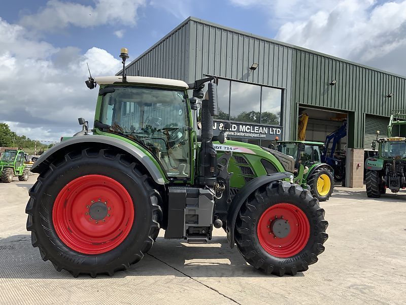 E-FARM: Fendt 724 Vario - Trattore - id MU41DZN - 69.866 € - Anno di costruzione: 2018 - Ore: 11.255,Regno Unito