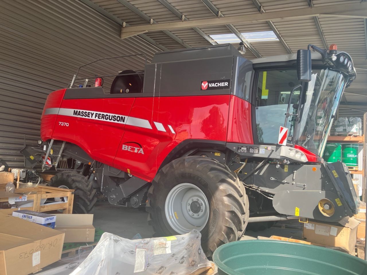 E-FARM: Massey Ferguson Beta 7370 - Kombainas - id TUCFIYY - Gamybos metai: 2023 - Variklio darbo valandos: 150,Prancūzija