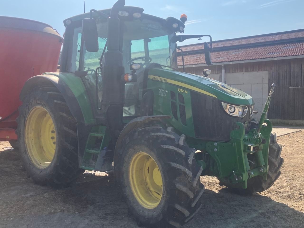E-FARM: John Deere 6110 M - Traktor - id AVXQUQA - 69.000 € - Baujahr: 2021 - Abgelesene Motorstunden: 2.300,Motorleistung (PS): 110,Frankreich