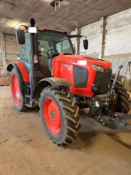Kubota m6-121 utility Tractor 99.990 €
