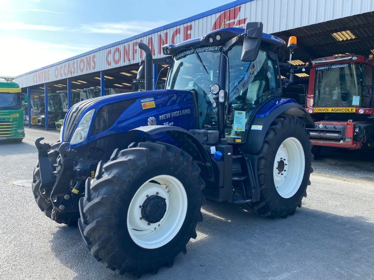 E-FARM: New Holland T6.165 - Tractor - id FJUIUD3 - Año: 2019 - Horas: 2700,Potencia del motor: 135,Francia