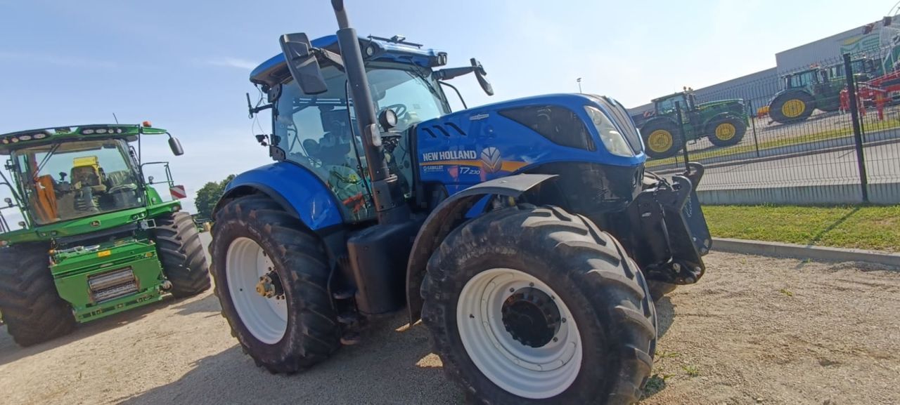 E-FARM: New Holland T7.230 - Traktor - id 7ABXQV3 - 68.000 € - Produktionsår: 2019 - Motortimer: 4.650,Motoreffekt (HP): 200,Frankrig