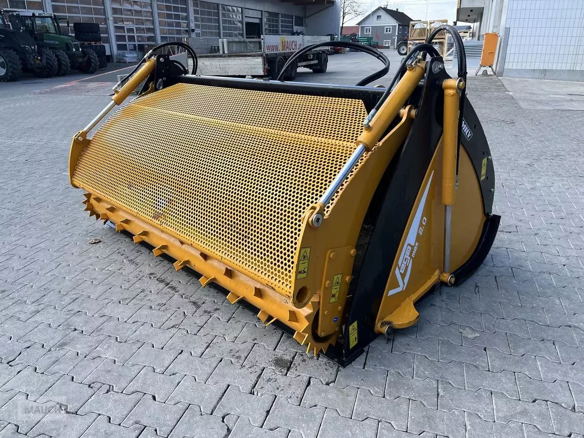 E-FARM: Emily vega&#39;max verteilschaufel - Silage cutter and feeder - id PMUXLZK - Year of construction: 2023 - Austria