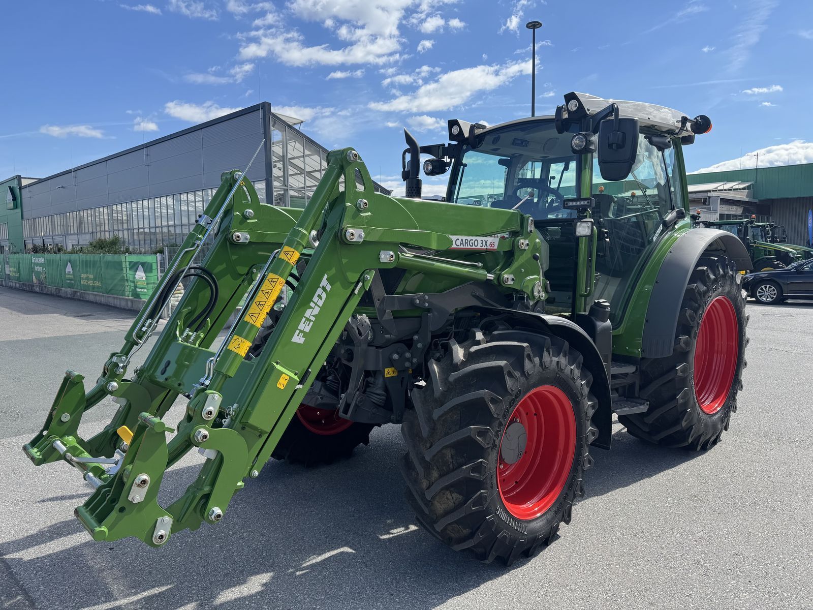 E-FARM: Fendt 209 Vario P - Trattore - id YL3CXKE - 99.027 € - Anno di costruzione: 2024 - Ore: 300,Potenza del motore: 94,Austria