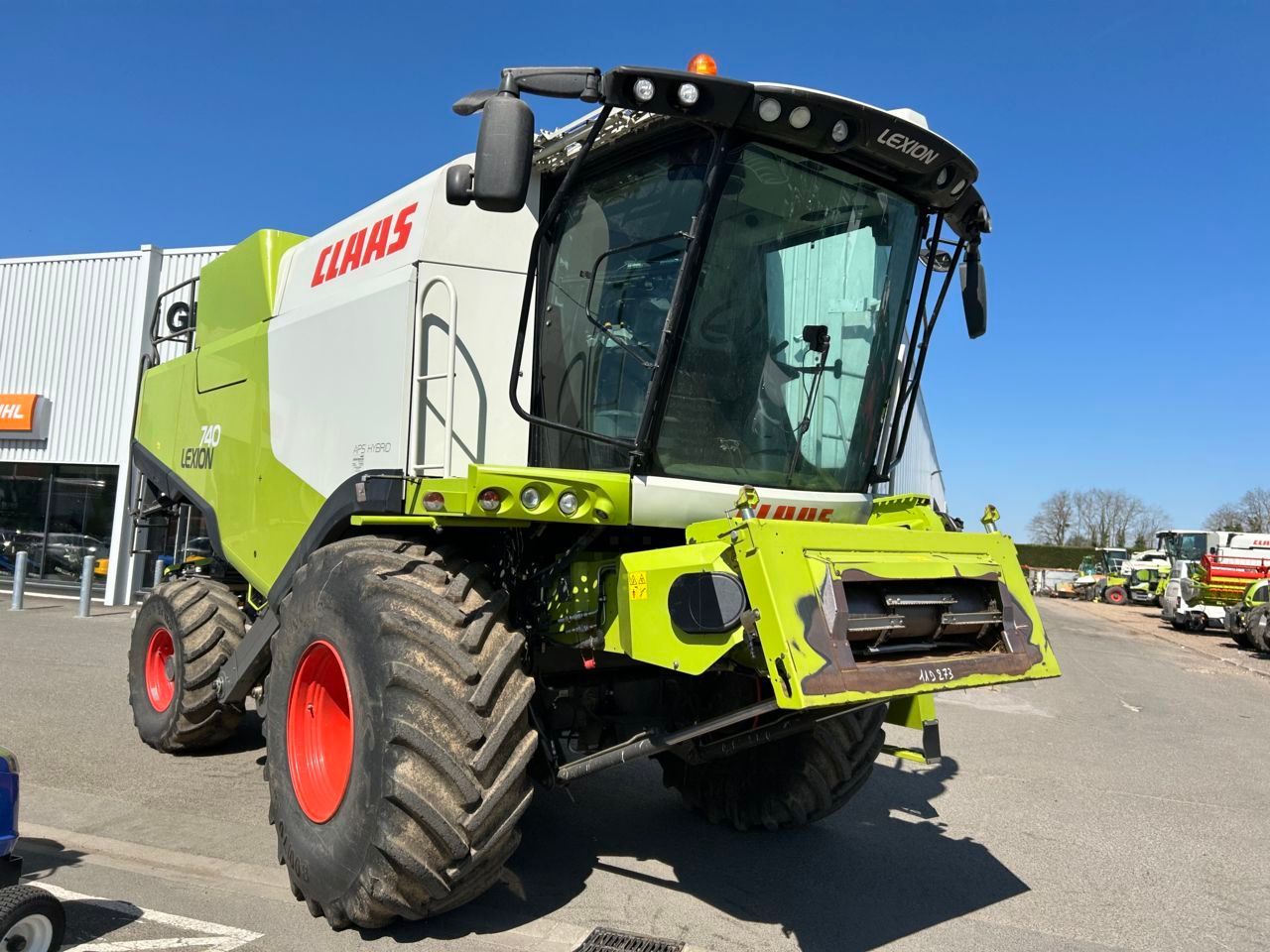 E-FARM: Claas Lexion 740 - Combine harvester - id YZCK2DU - €159,900 - Year of construction: 2015 - Engine hours: 1,766,Engine power (HP): 400,France