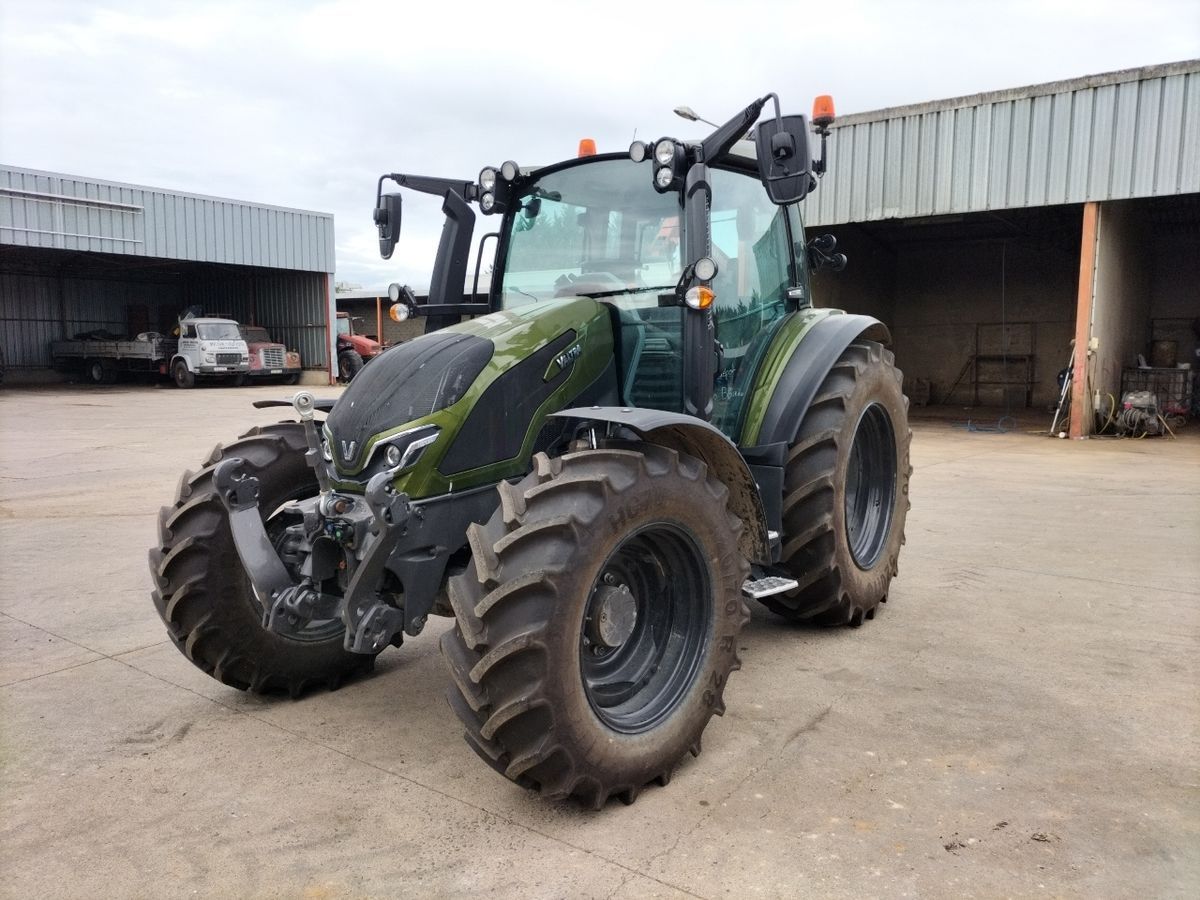 E-FARM: Valtra G125 Versu - Trattore - id WEWWTXR - 87.000 € - Anno di costruzione: 2024 - Ore: 106,Potenza del motore: 125,Francia