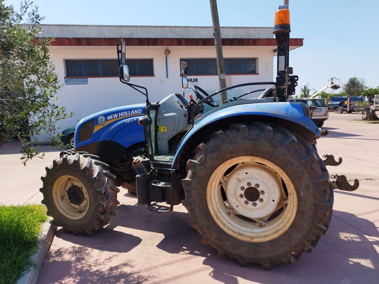 New Holland T4.75 S Traktor 25 000 €
